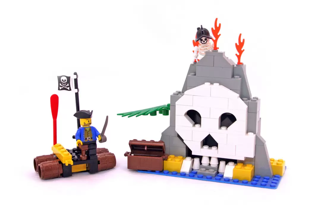 LEGO Pirates - Volcano Island