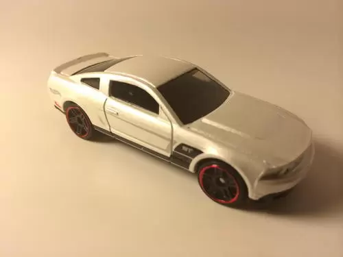 Mainline Hot Wheels - 2010 Ford Mustang GT
