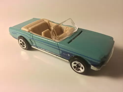 Hot Wheels Classiques - \'65 Mustang Convertible