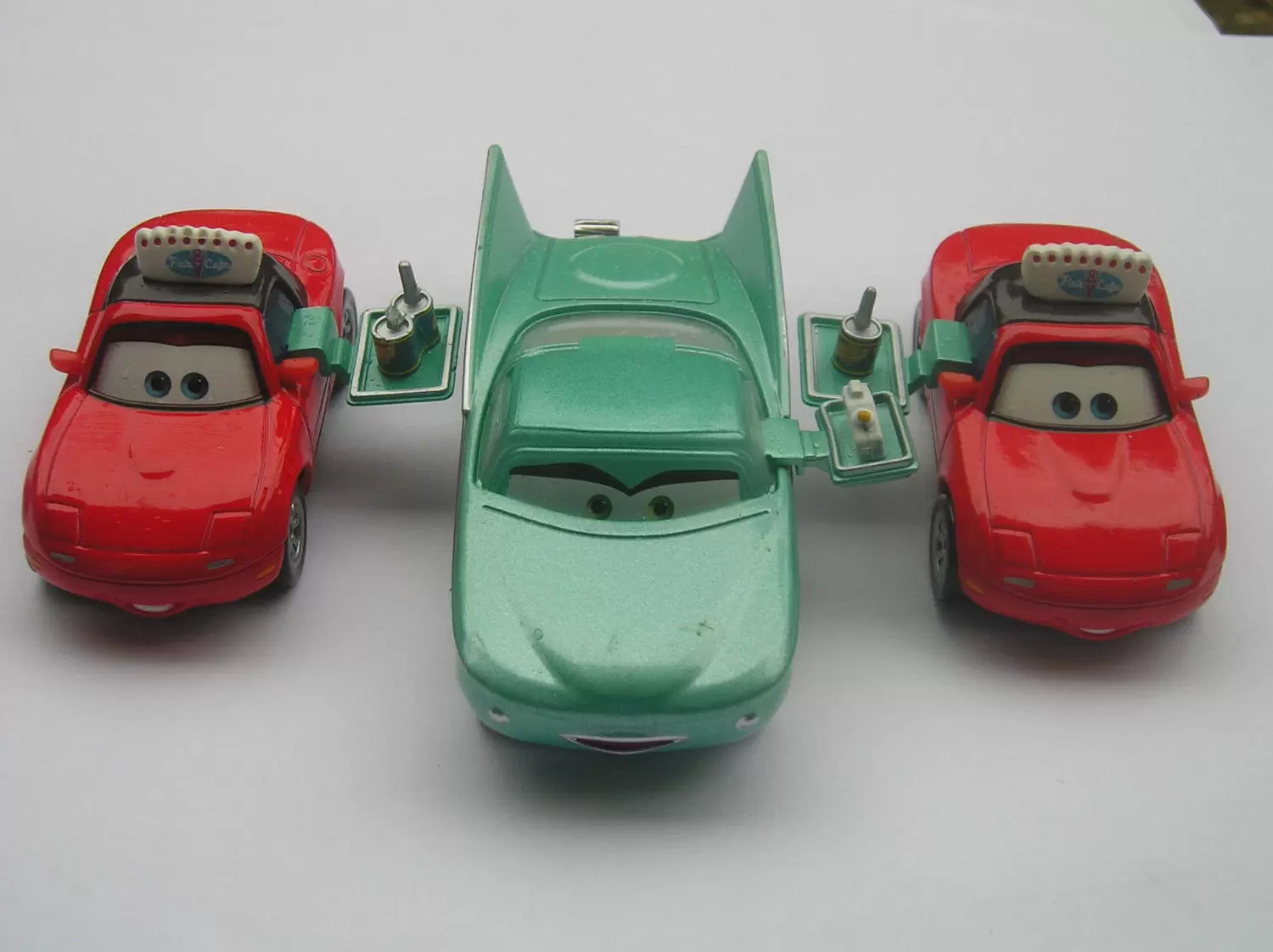 Cars 1 models - Flo Tray  Mia Tia 
