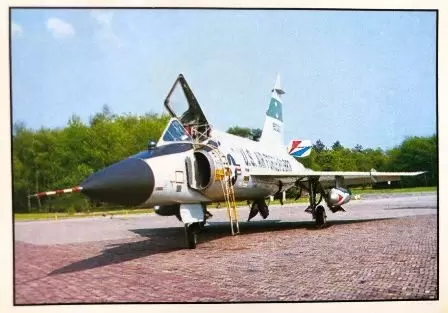 Avions de Combat - 1996 - Convertisseur F-102 Delta Dagger