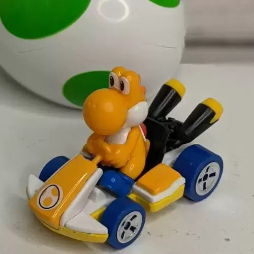 Hot Wheels Mario Kart - Orange Yoshi