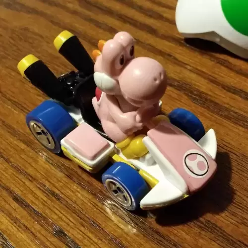 Hot Wheels Mario Kart - Pink Yoshi