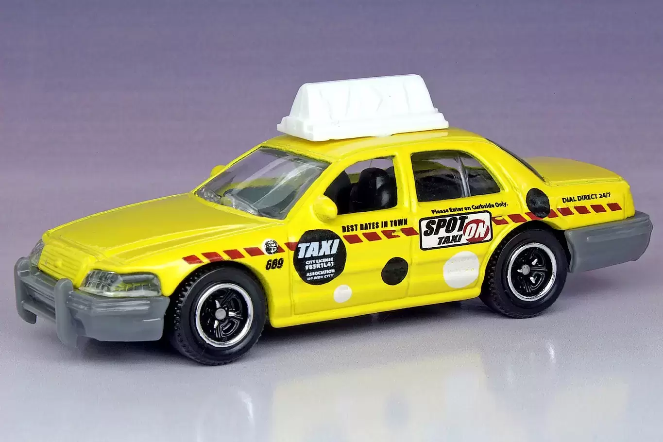 Matchbox - 2006 FORD CROWN VICTORIA TAXI
