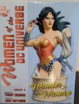 DC Direct - Women of the DC Universe - Wonder Woman