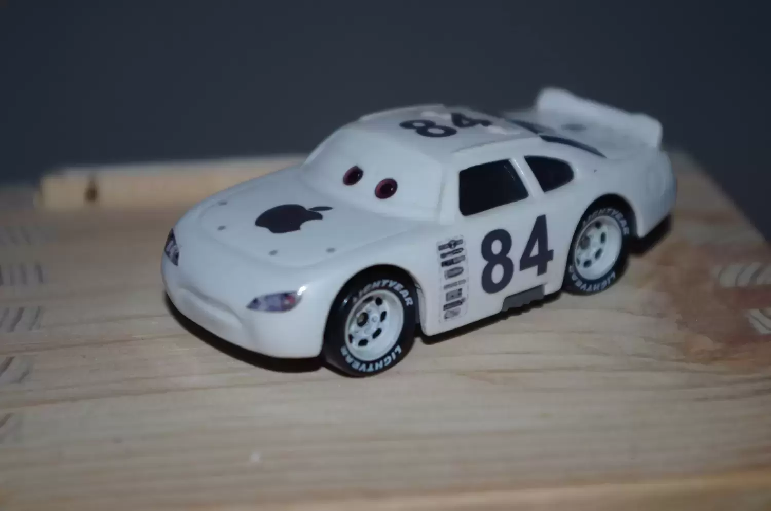 Cars 1 models - RACER 84 APPLE CUSTOM