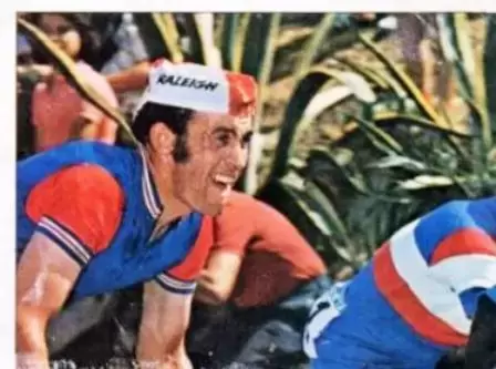 Sprint 74 - Moment de la course cycliste 1/9