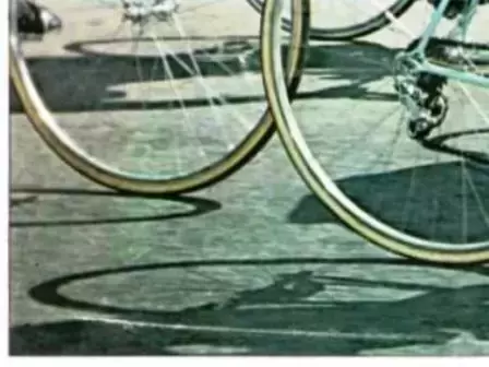 Sprint 74 - Moment de la course cycliste 7/9