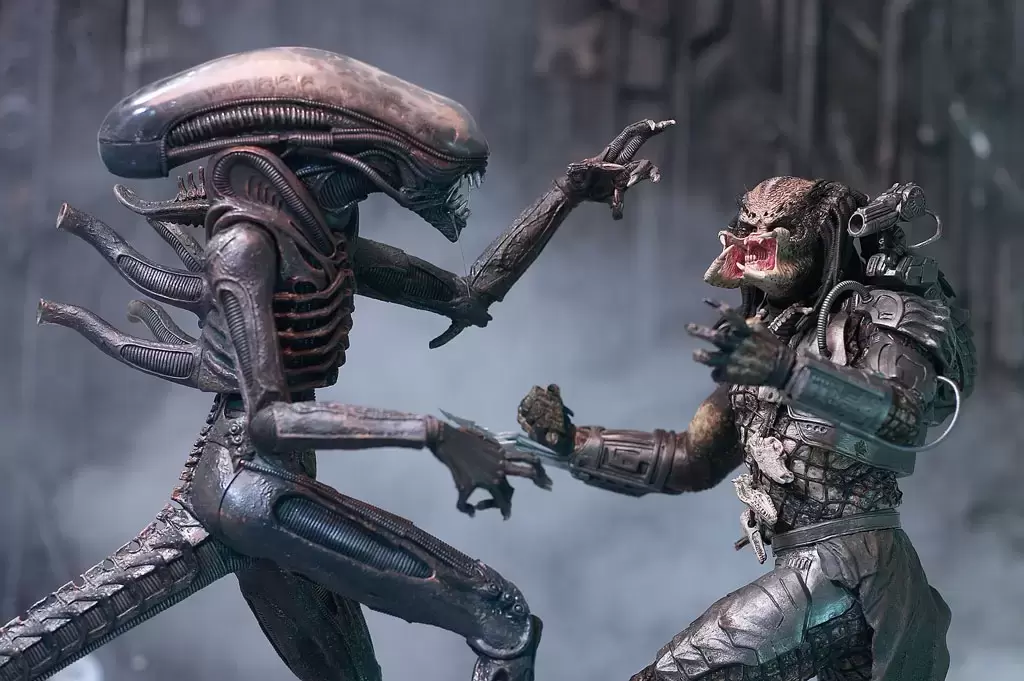 McFarlane - Movie Maniacs - Alien vs Predator - Movie Maniacs Xenomorph and Predator