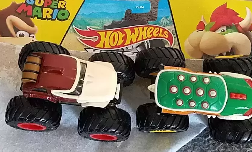 Hot Wheels Mario Kart - Hot Wheels Super Mario Donkey Kong Versus Bowser