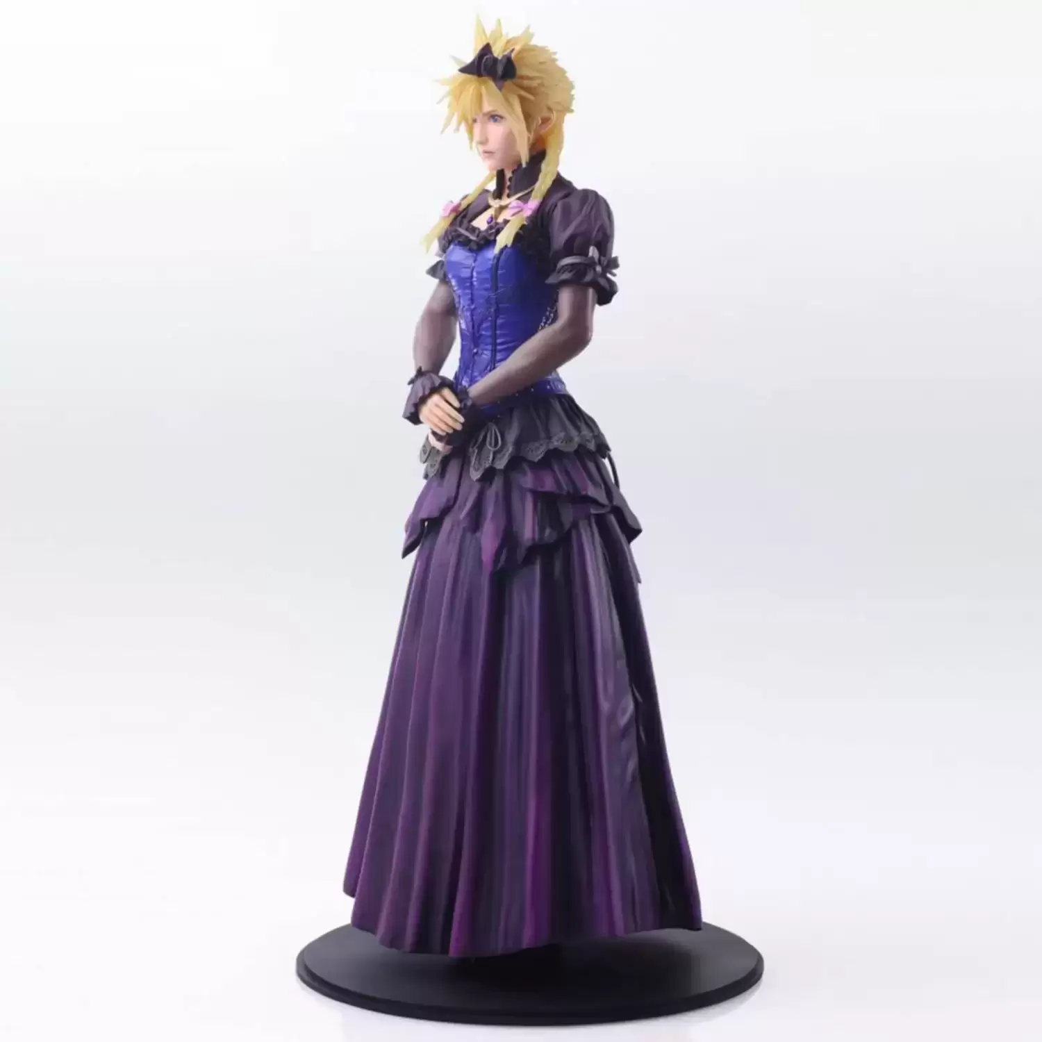 Play Arts Kai - Final Fantasy VII: Remake - Cloud Strife in Dress Disguise Static Arts