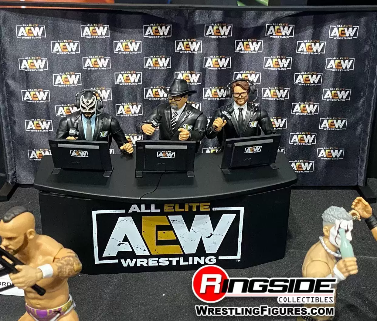 AEW Authentic Scale Ring Playset (w/ Aubrey Edwards) - Ringside