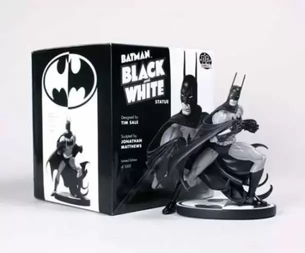 DC Direct - DC Direct Batman Black & White Statue - Batman by Tim Sale - 1st Edition