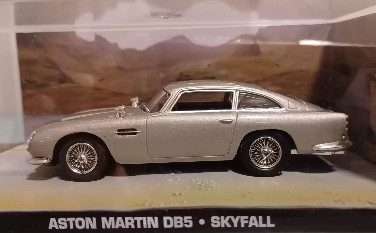 Les voitures de James Bond 007 - Aston Martin DB5