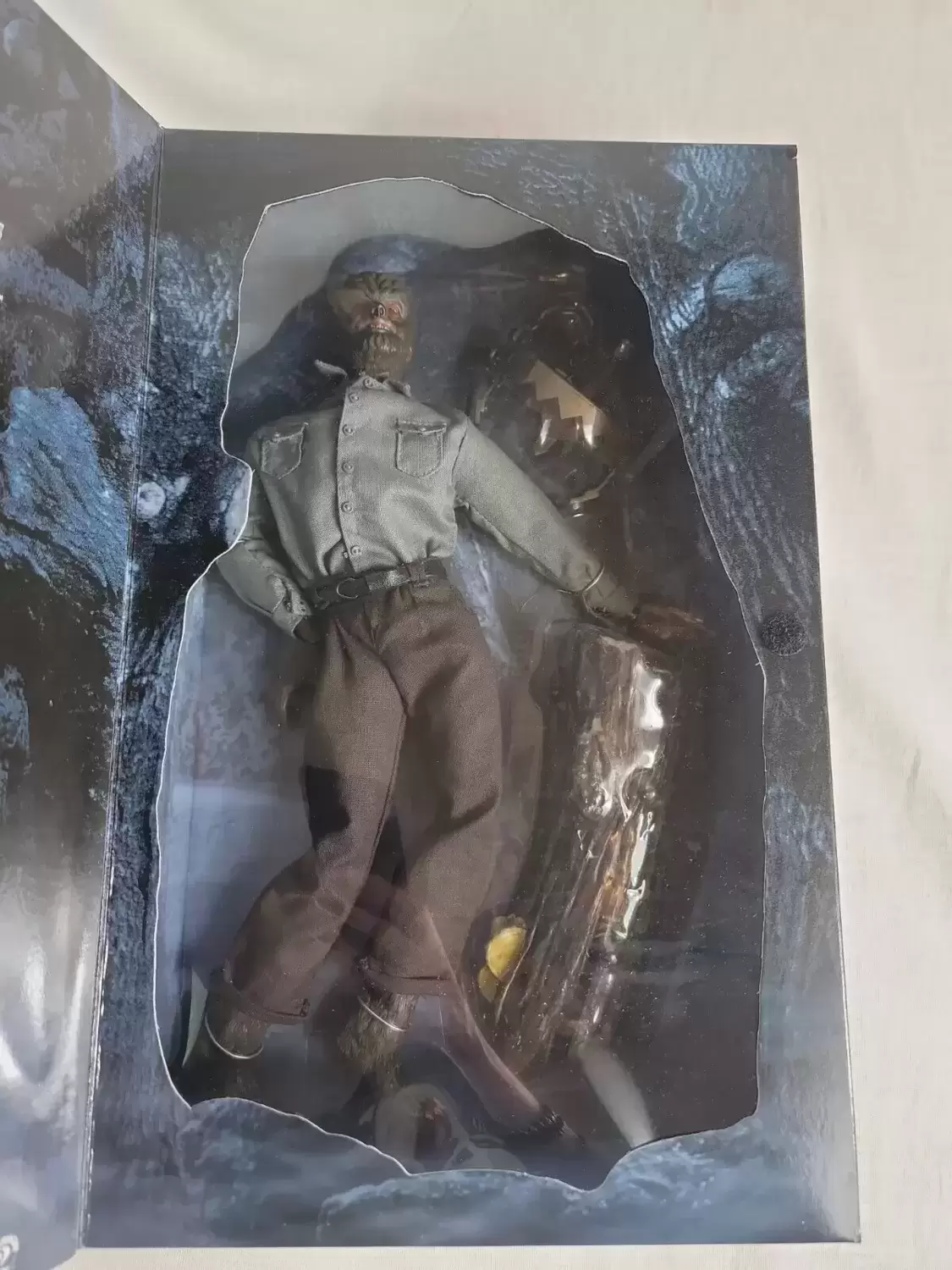 Sideshow - Universal Monsters - The Wolf Man 1941 12”