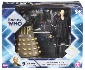 Action Figures - 9th Doctor - The Ninth Doctor with Dalek (The Paring of The Ways)