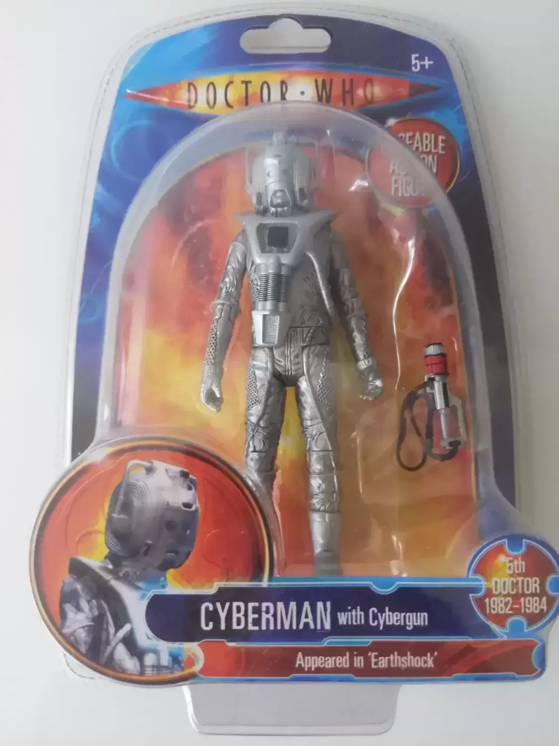 Action Figures - Cyberman with Cybergun