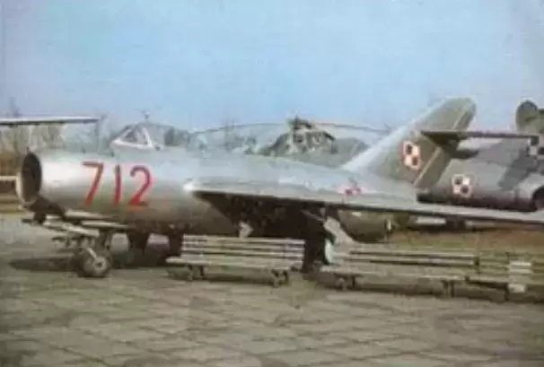 Avions de Combat - 1996 - Mikoyan Gourevitch MIG-15