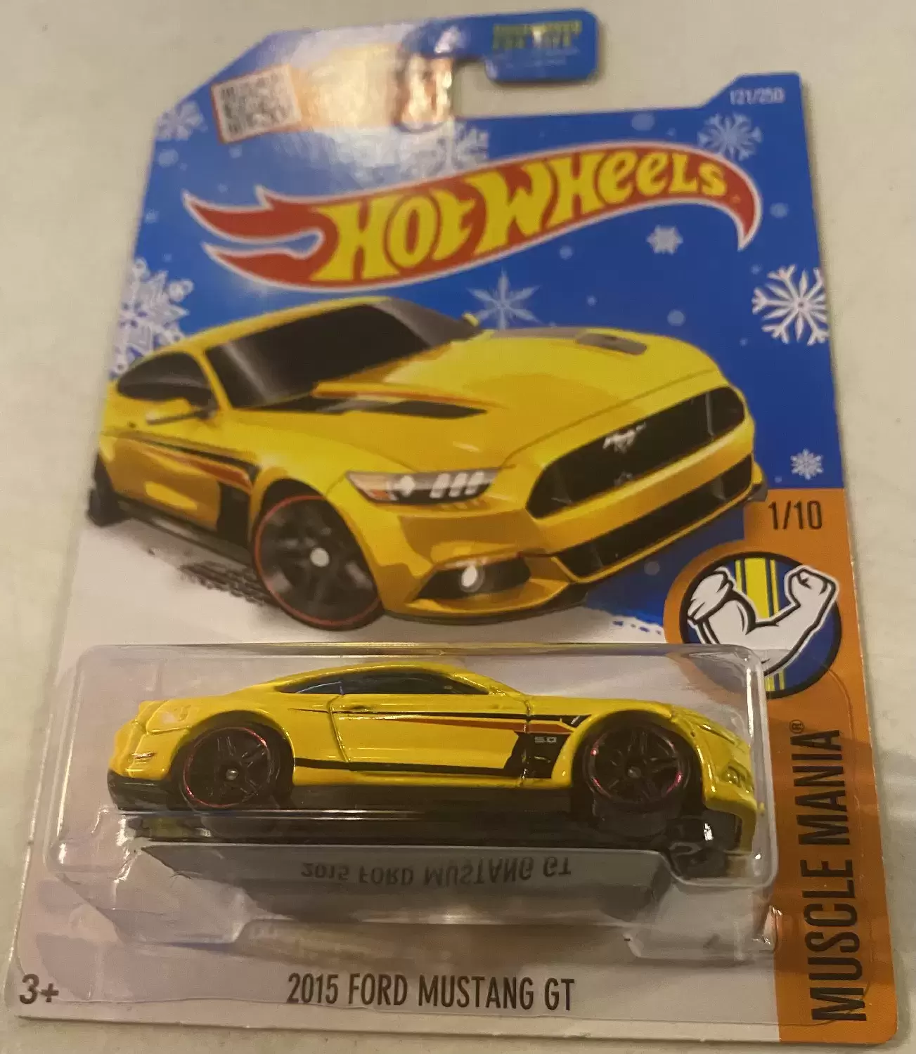 Hot Wheels Classiques - 2015 Ford Mustang GT (121/250)  - Muscle Mania 1/10 (snowflake card)
