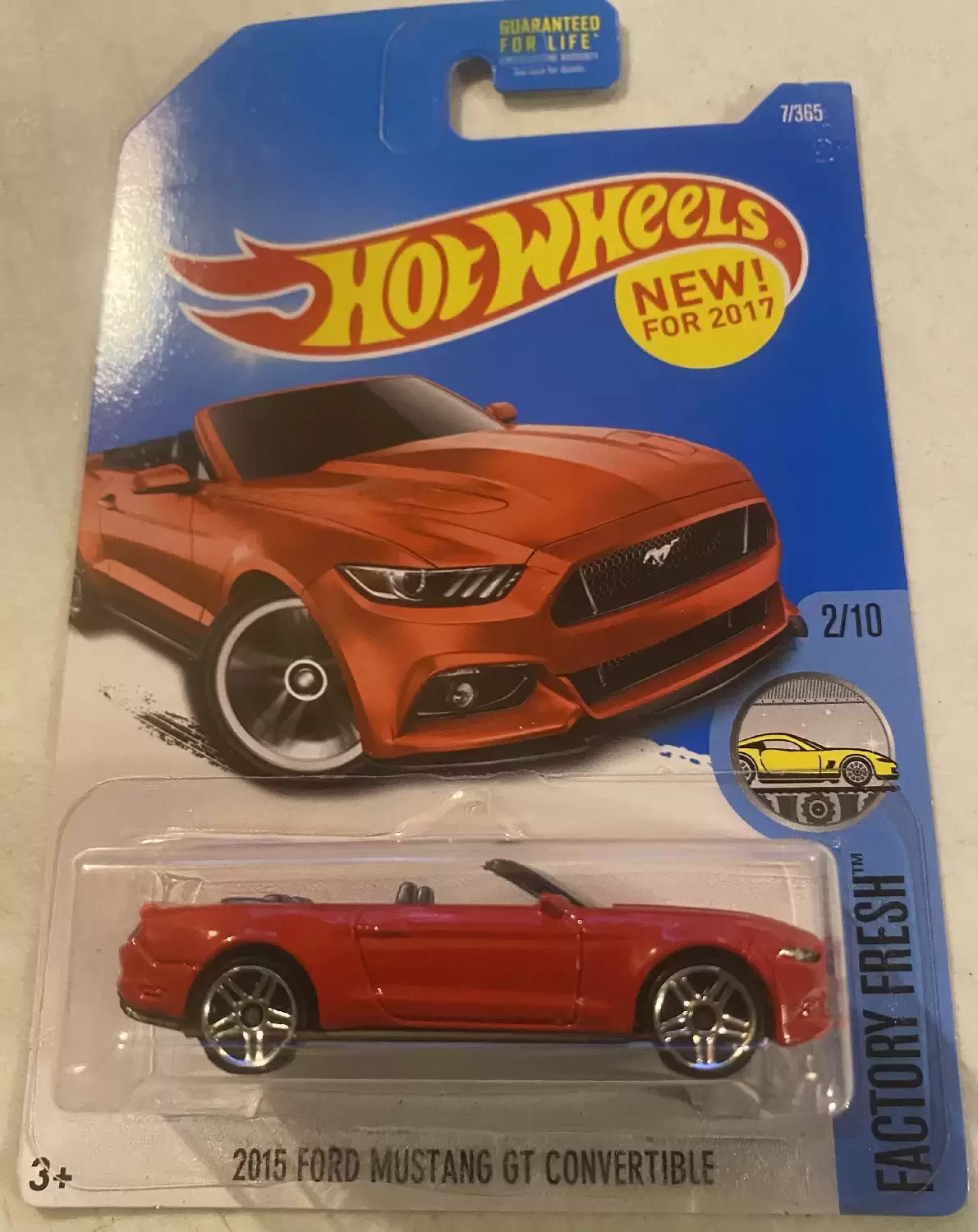 Hot Wheels Classiques - 2015 Ford Mustang GT Convertible (7/365) - Factory Fresh 2/10