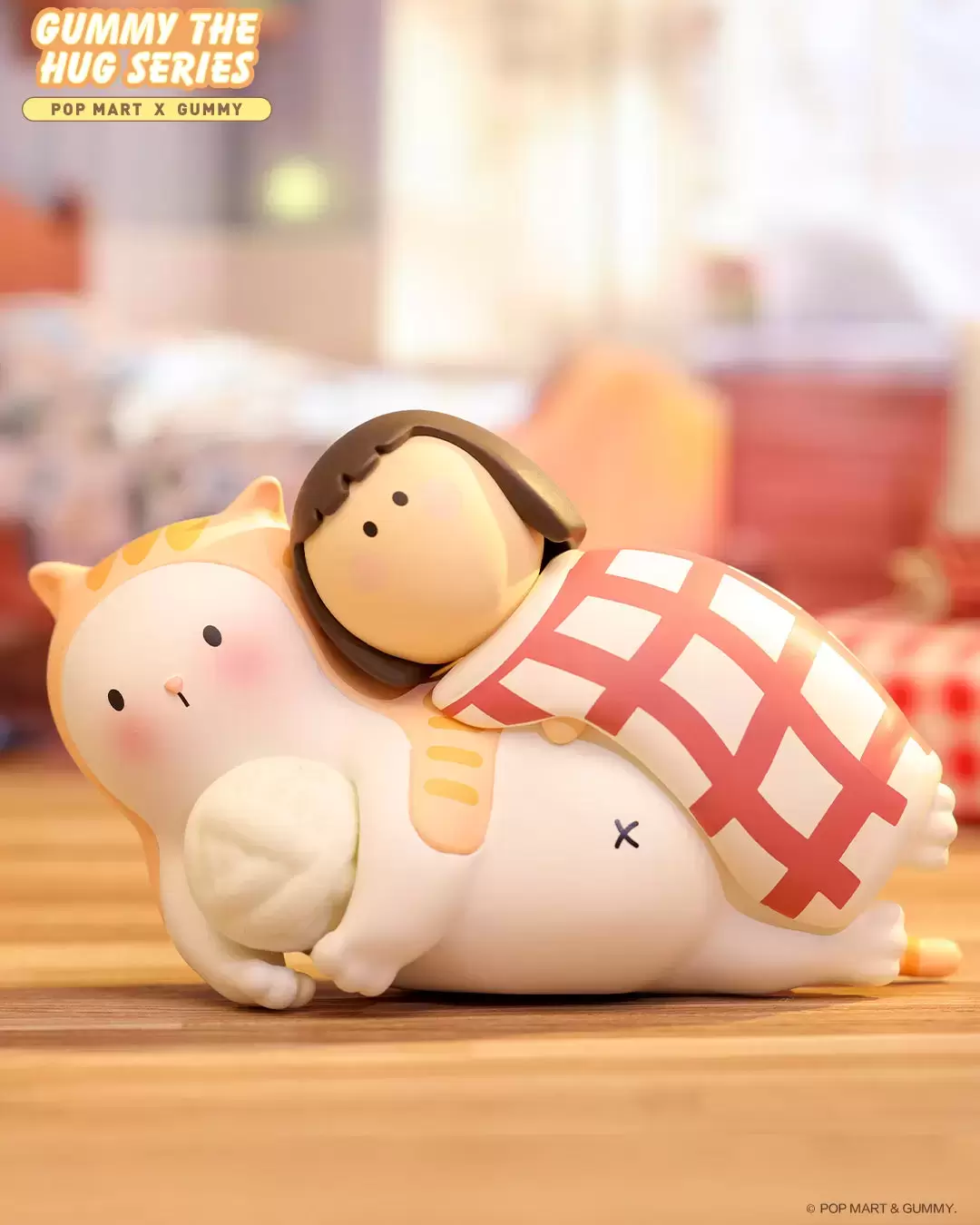 Gummy The Hug - Cat on Cat