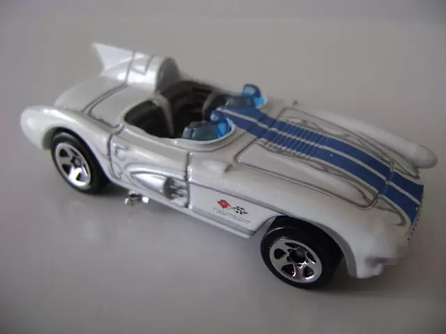Hot Wheels Classiques - Corvette SR2  - 2008